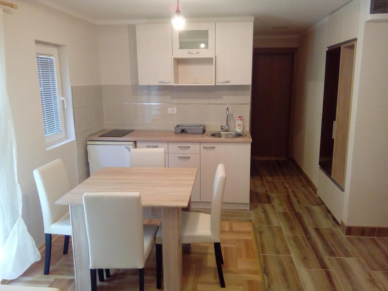 Apartmani Eho ซลาตีบอร์ ภายนอก รูปภาพ