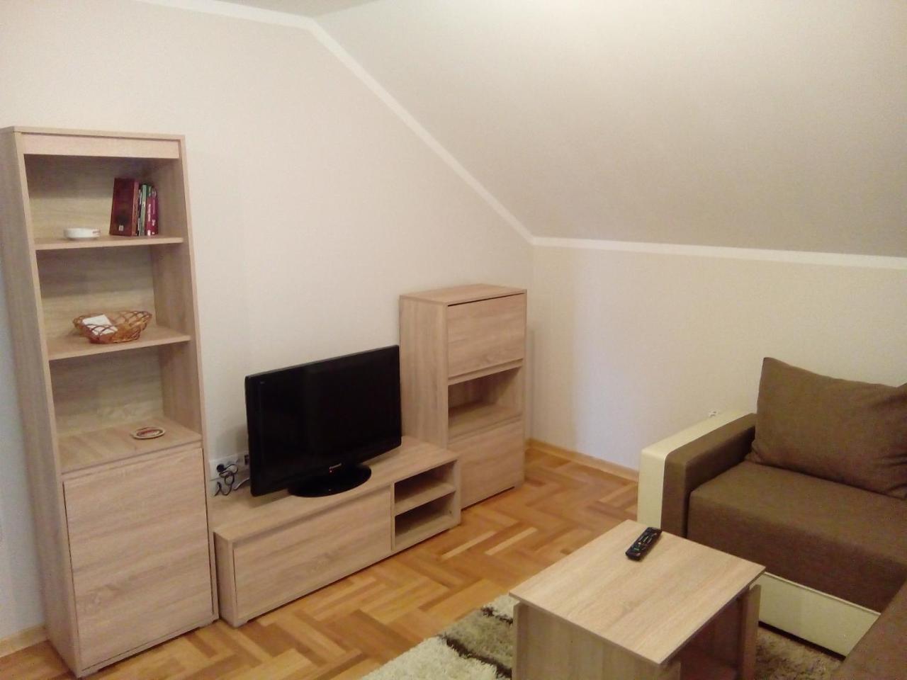 Apartmani Eho ซลาตีบอร์ ภายนอก รูปภาพ